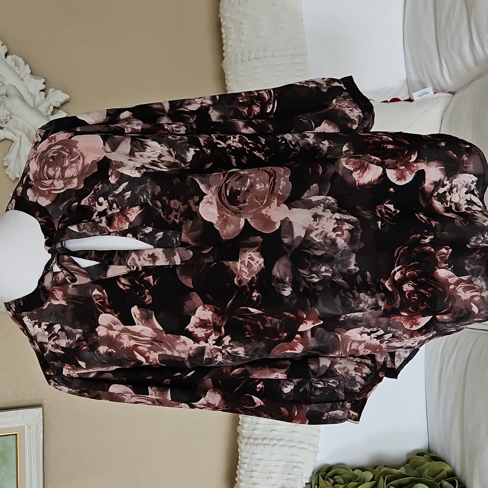 Torrid Silky Semi Sheer Floral Blouse Size 00 / L / 12 / 14 / XL
